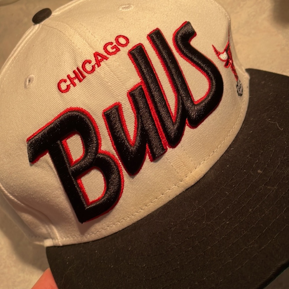 Chicago Bulls hat - Picture 7 of 8